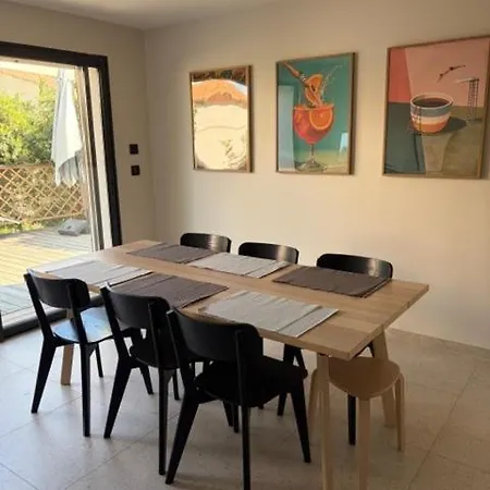 Maison A 20 Metres De La - Piscine *