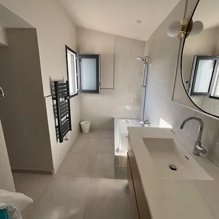 Casa de Férias Maison A 20 Metres De La - Piscine Linguizzetta