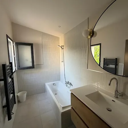 Maison A 20 Metres De La - Piscine